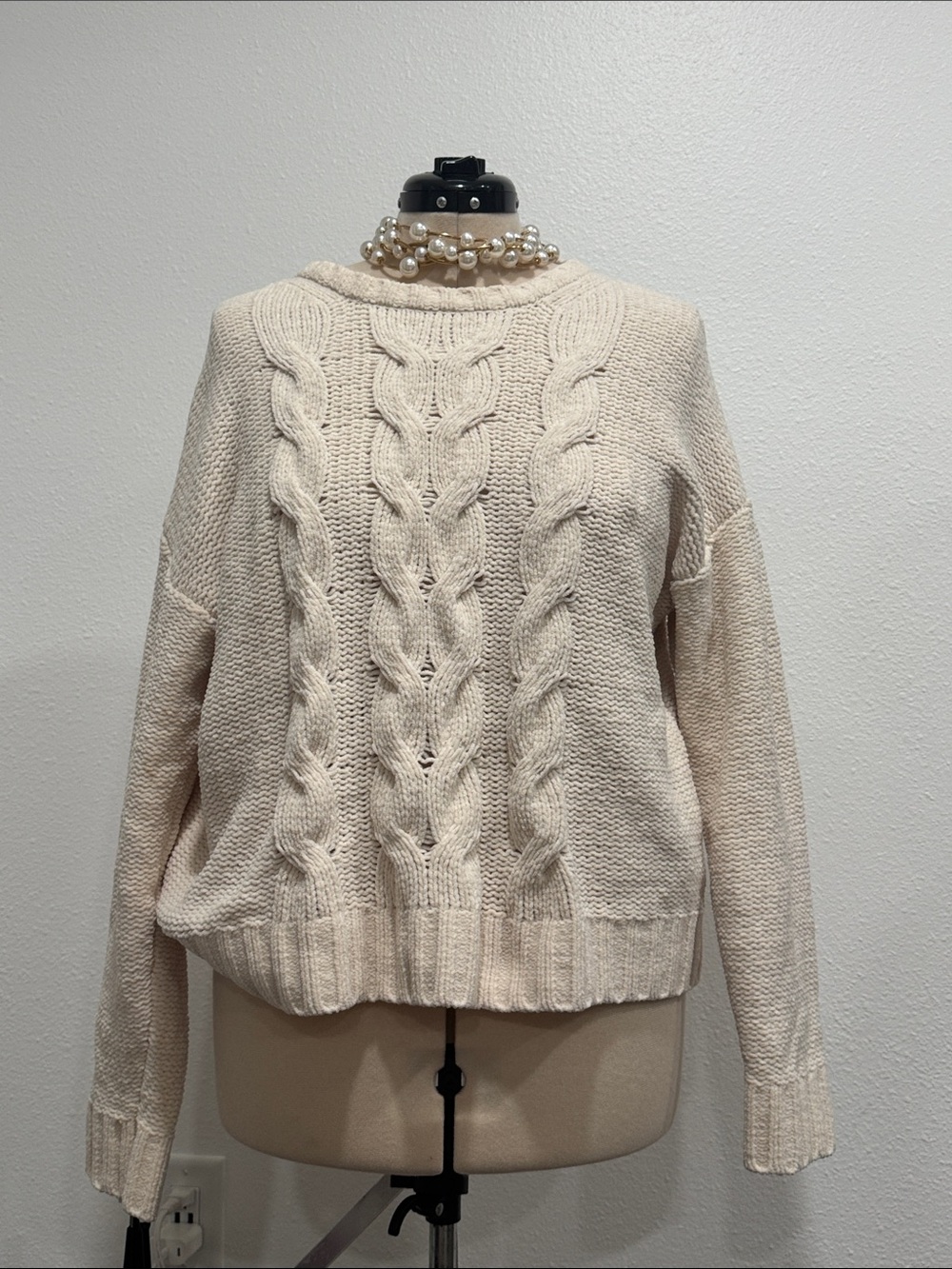 American Eagle Outfitters Cream Cable Knit Long Sleeve Sweater